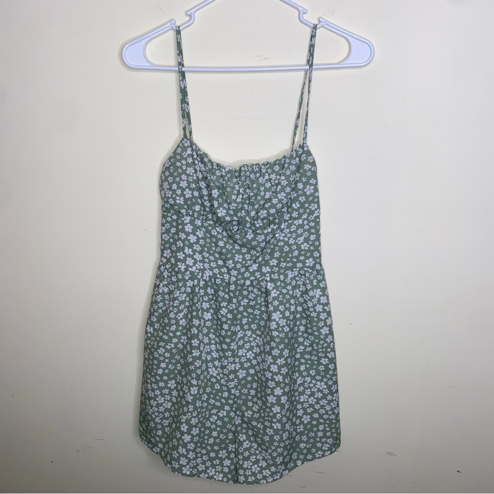 Princess Polly Size 4 Green Shorts Romper With Smocked Stretchy Back